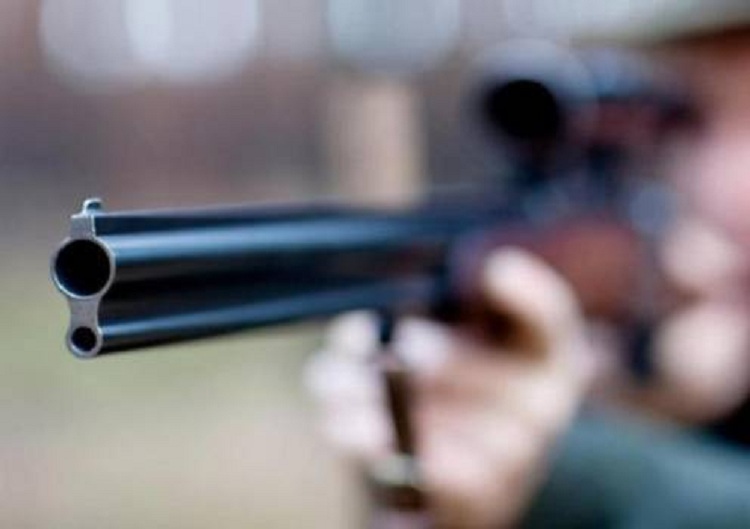 Të shtëna me armë në Durrës, i moshuari qëllon drejt banesës