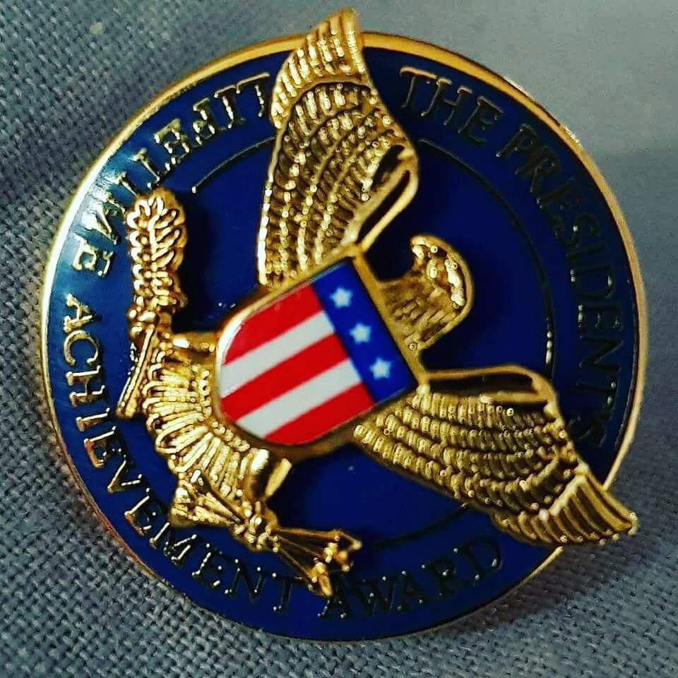 Politikani shqiptar nderohet me medalje nga Presidenti Donald Trump (FOTO)