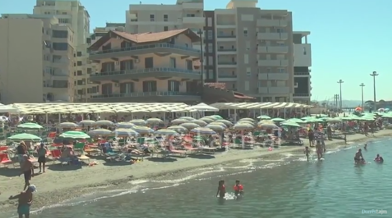 Sezoni turistik, bashkia e Durrësit do të vendosë kullat e vrojtimit në plazhe. Ja ku do të jenë (VIDEO)