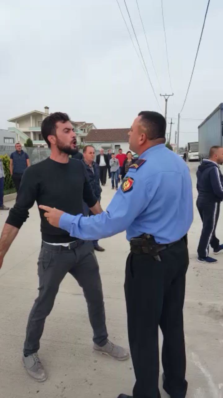 “Emigranti nga Shijaku më kujtoi studentin kinez që i doli përpara tankut dhe e ndali…”