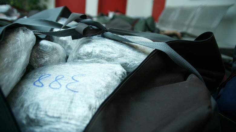Çantën me drogë drejt Athinës, arrestohet 26-vjeçari (EMRI)