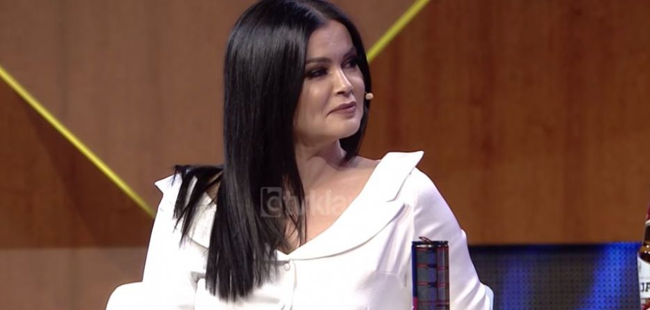 Xheloze për Eli Farën, gruaja e këngëtarit reagoi në mes të restorantit