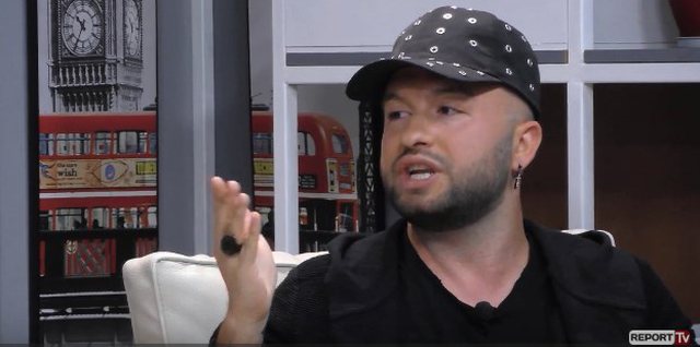 Gazetari nxjerr emrat: Vip-at që shkojnë te tregu i veshjeve të përdorura