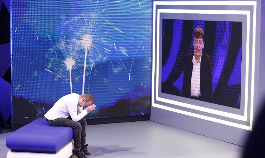 Ai i kërkon falje vjehrrës nga Durrësi, zbulohet live se ka një djalë 16 vjeç në shtëpi