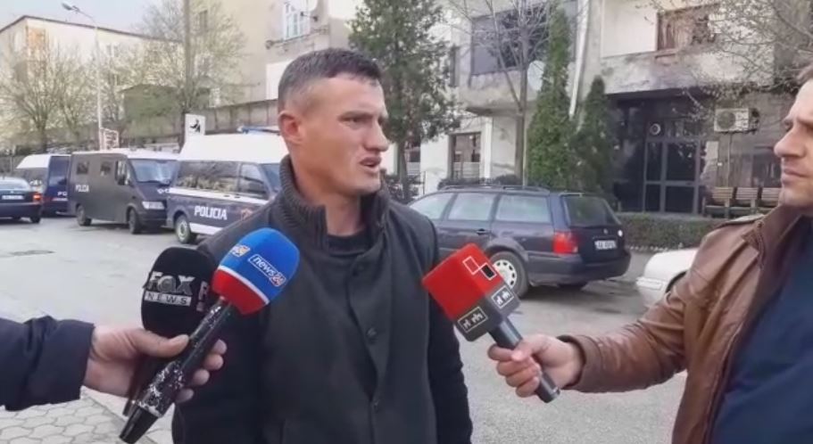 “Me maska e me pistoleta në duar”, kuksianët rrëfejnë terrorin e policisë në orët e para të mëngjesit