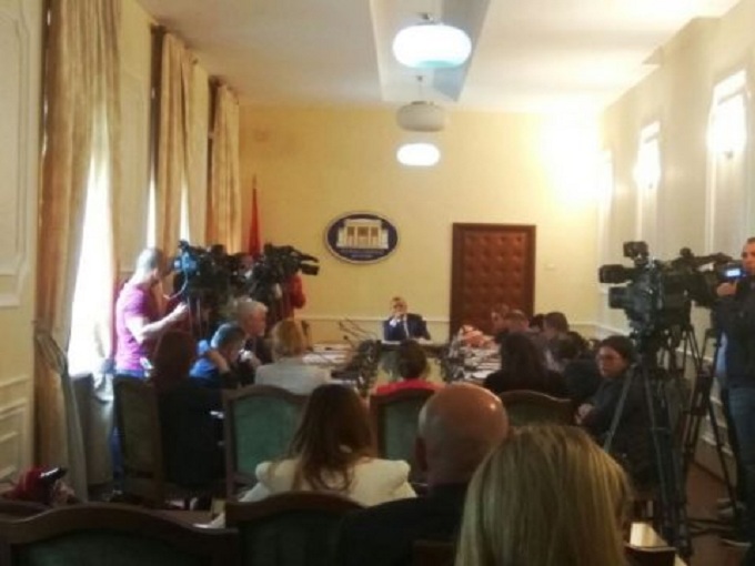 Komisioni i Ligjeve, Hyseni përplaset me Naçon: Katunar komplet, mos fol si katunar…