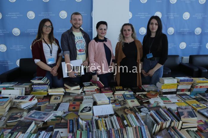 “Ditët e Librit” në universitetin e Durrësit (FOTO)