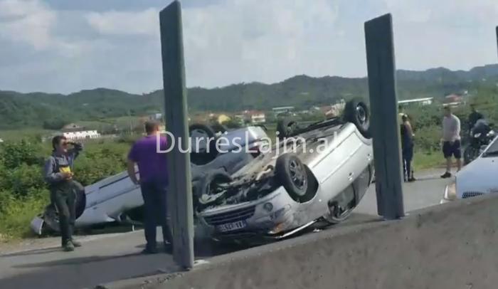 Aksident i frikshëm/ Përmbysen 2 makina në autostradë, ish-zyrtari në Durrës: Stresi dhe tmerri në rrugët tona… (VIDEO)