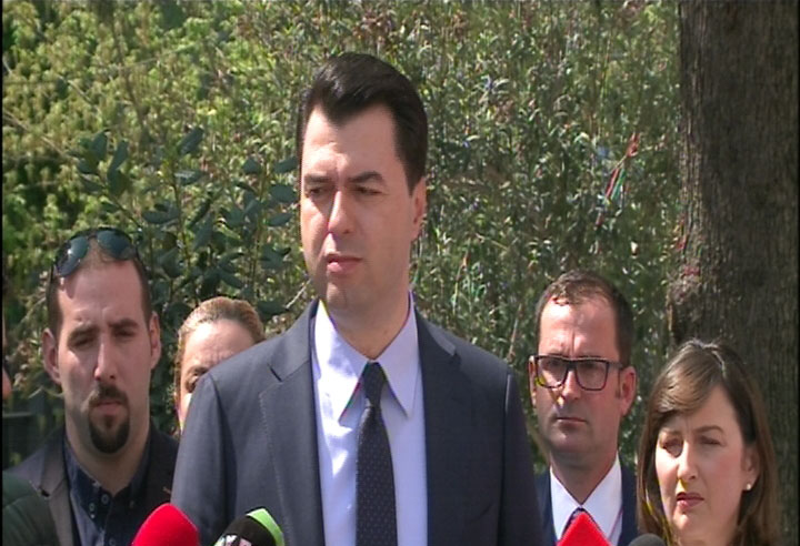 Basha vizitë në familjen e 52-vjeçarit Agim Buci: Qeveria në shërbim të kriminelëve