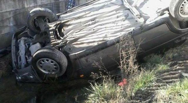Aksident i rëndë, makina bie në kanal, humb jetën çifti