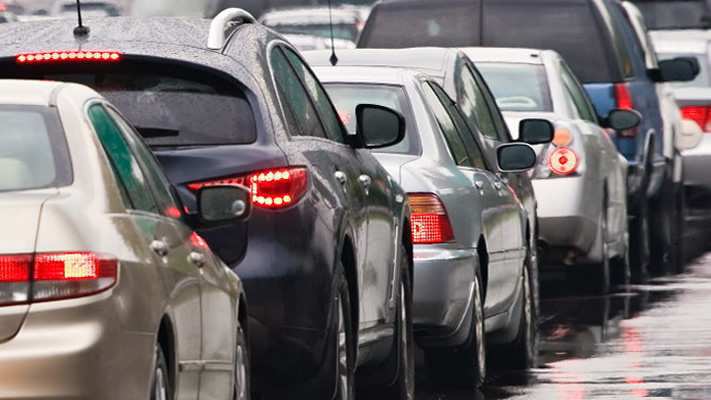 U njohën në FB, i dha 2300 euro për 3 makina, por ja si e pësoi nga “nëna e sëmurë”