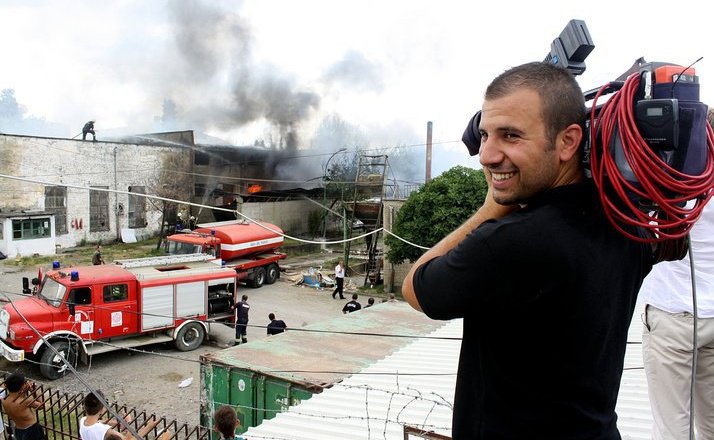 Humbi jetën duke ndjekur pasionin, mesazhet rrëqethëse të kolegëve për kameramanin e ‘News 24’