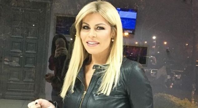 Manjola Nallbani tregon arsyen pse nuk del foto me bashkëshortin