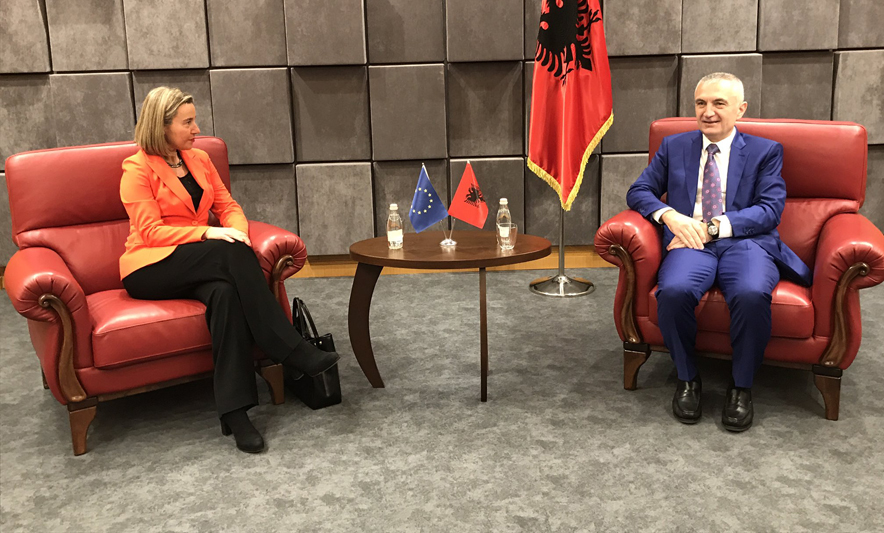 Mogherini takoi Metën: Inkurajim të fortë për reforma të mëtejshme