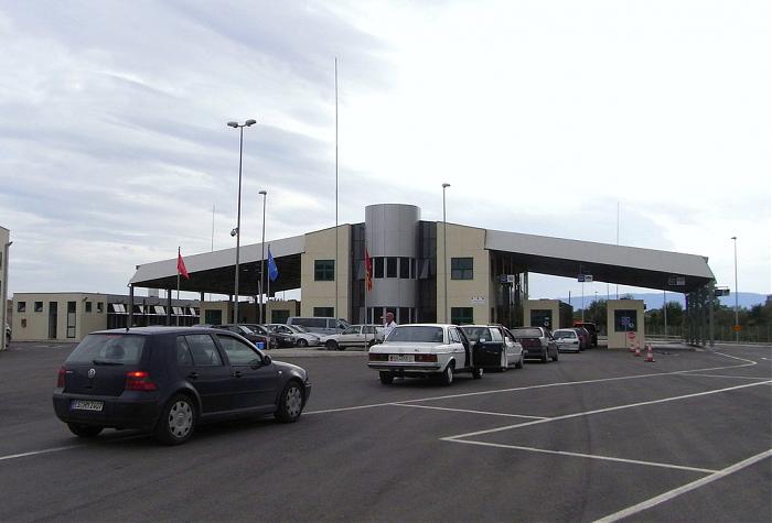 100 € për të lejuar kalimin në Schengen, arrestohen 2 policë kufitarë