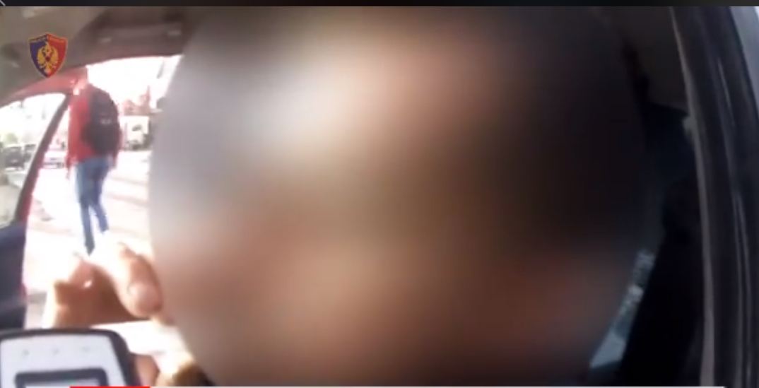 VIDEO/ Manovra të rrezikshme në rrugë, policia kap shoferin e dehur