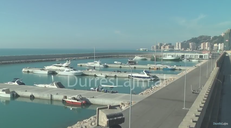 Urdhër i prerë! Të gjitha anijet e peshkimit duhet të zhvendosen në portin e ri (VIDEO)