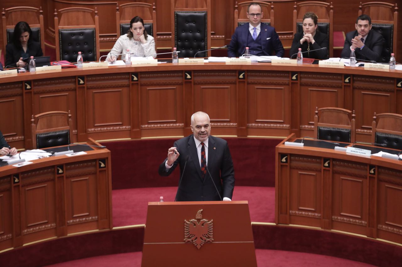 Kërkesa e deputetëve për Ruçin: Përjashto Ramën nga seanca parlamentare