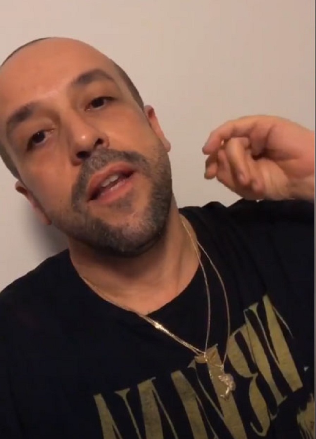 Reperi shqiptar hap kutinë e zinxhirëve më diamante dhe tregon pasurinë marramendëse