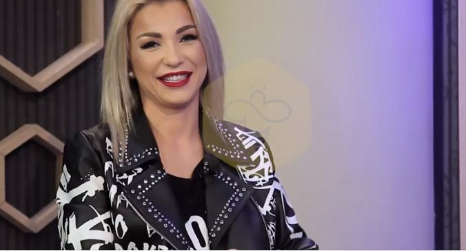 Moderatorja tregon kulmin e saj të xhelozisë: Kam braktisur ish-të dashurin natën në autostradë