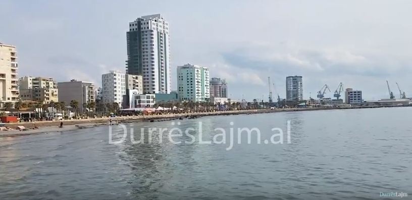 VIDEO/ Çfarë ndodhi gjatë fundjavës në bregdetin e Durrësit