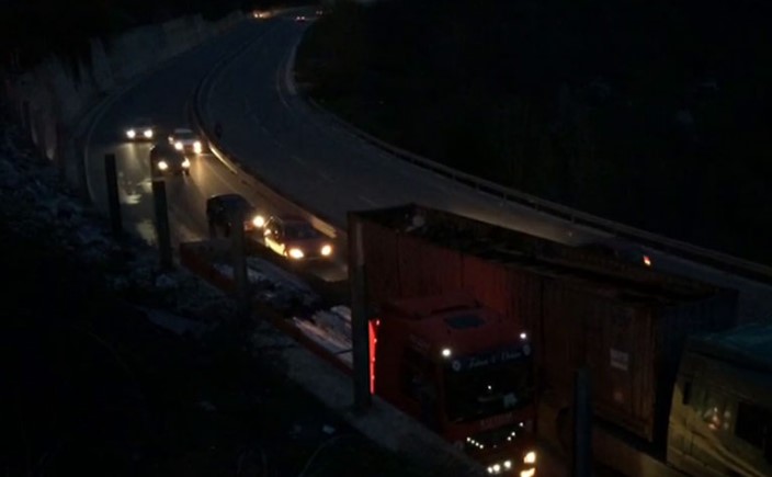 Kuksianët bllokojnë sërish “Rrugën e Kombit”