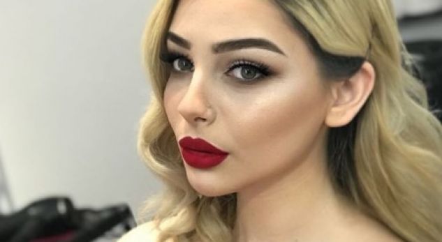 Vajza e ish-deputetes provokon me të brendshme (FOTO)