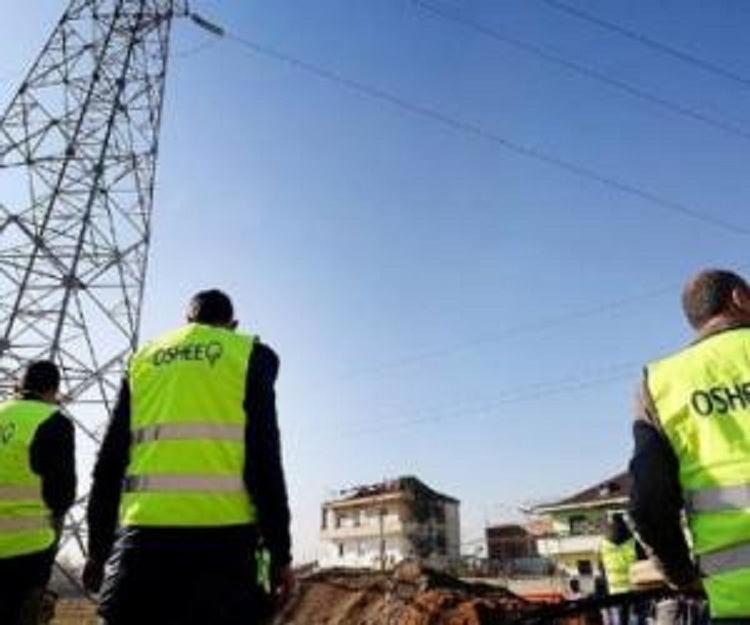 Vidhnin energjinë, në pranga 10 persona