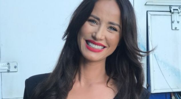 Komentuesit sulmojnë Albana Osmanin pas sjelljes së saj në rrugë