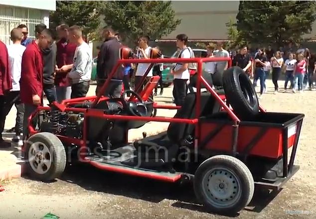 Panairi i veçantë i gjimnazit profesional në Durrës, larmi punimesh nga nxënësit (VIDEO)