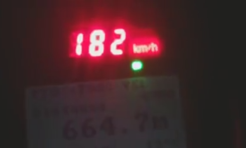 16 patenta të pezulluara, udhëtonin me shpejtësi skëterrë në Tiranë-Durrës (VIDEO)