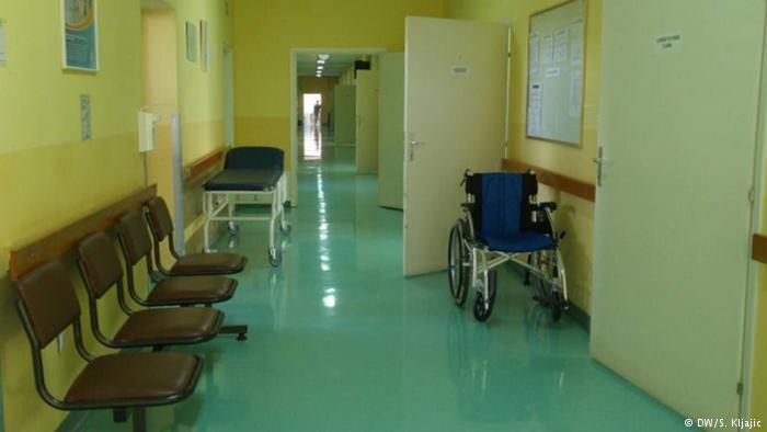 I sëmurë në Ballkan – para në dorë ose prit