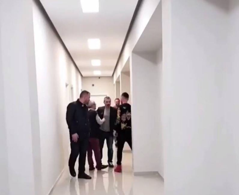 VIDEO/ Ç’ndodhi mes Stresit dhe Tahirit në korridor para se të fillonte Zonë e Lirë?