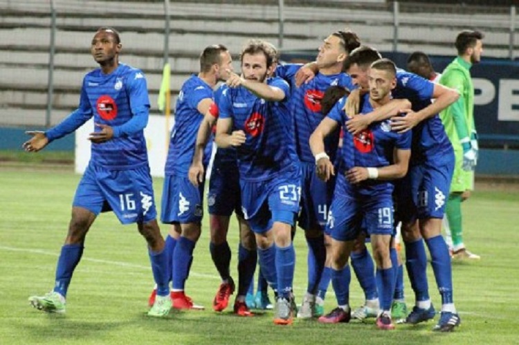 Teuta me dy mungesa në Vlorë