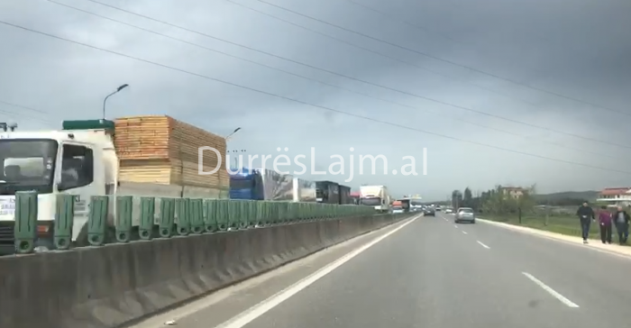 Përfundimi i protestës sjell trafik super të ngarkuar (VIDEO)