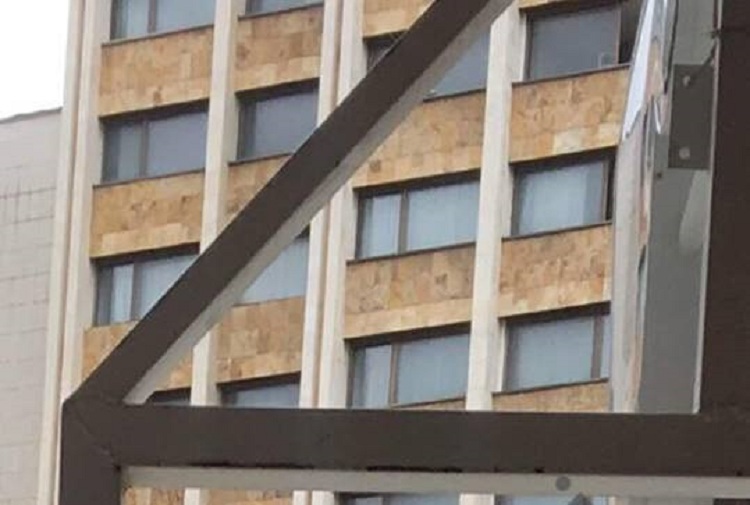 Seks në dritaren e hotelit, por i sheh gjysma e Prishtinës (FOTO+18)