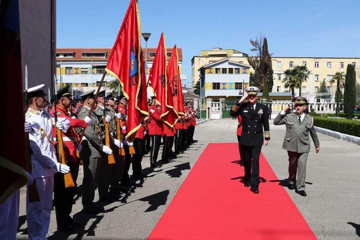 Admiral Foggo vizitë në Tiranë: Dialogu, gjëja më e rëndësishme