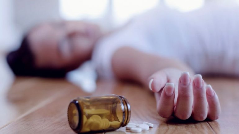 Vetëhelmohet me fostoksinë, vajza e re humb jetën në spital