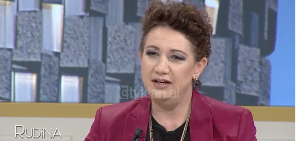 Violinistja shqiptare që përloti kancelaren Merkel