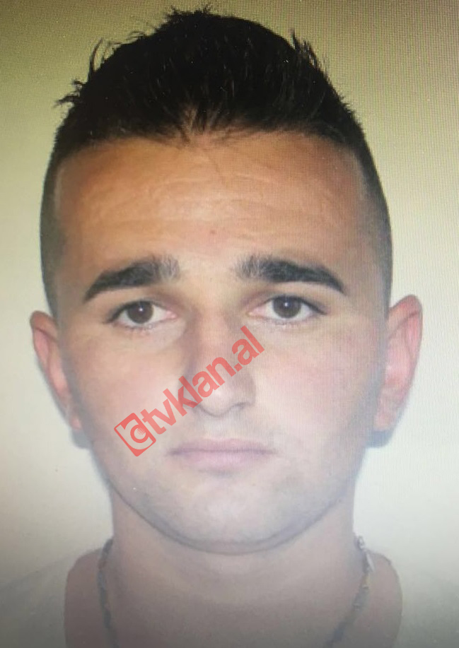 Publikohet fotoja e Vladimirit, vrasësi i shitësit të dyqanit në Kamëz