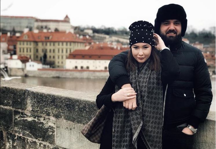 Martohet moderatorja e njohur!