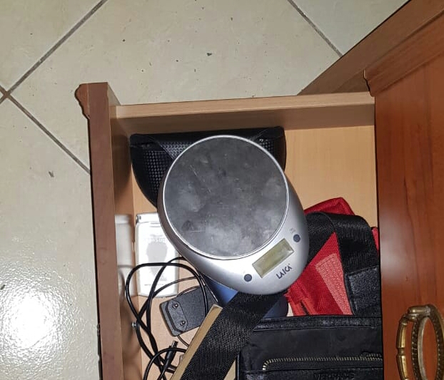 Arrestohet në flagrancë vlonjati, u kap me heroinë në banesë