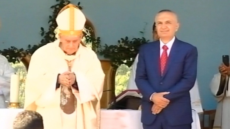Presidenti Meta i akordon kardinalit Troshani dekoratën ‘Gjergj Kastrioti Skënderbeu’