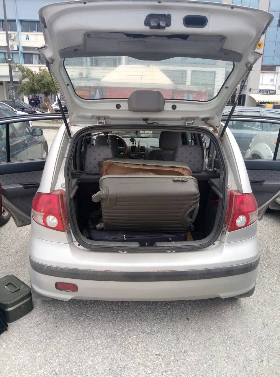 Marijuanë nga Shqipëria drejt Igumenicës, fshehur në 2 valixhe