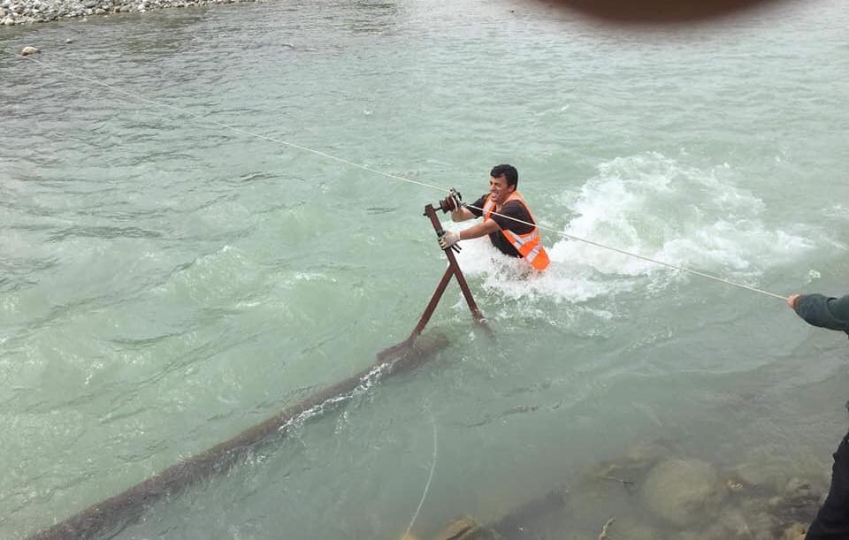 Mes lumit që vërshonte, elektriçisti hero ‘u sjell dritë’ 5 fshatrave në Valbonë