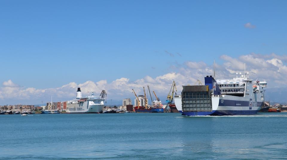 Bllokohet një mjet lundrues, si hyri në portin e Durrësit duke mos u regjistruar