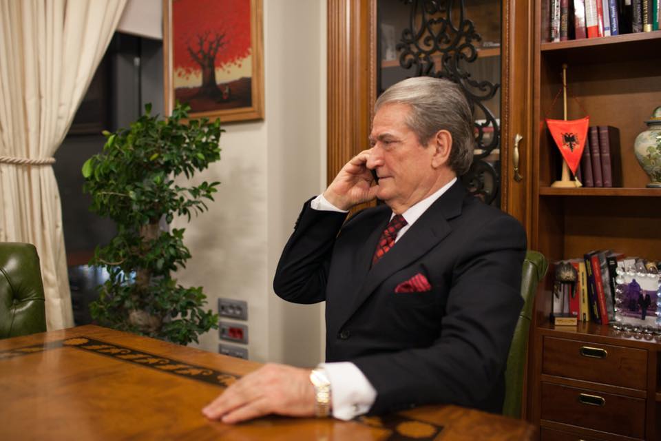 “Mos ka ikur ky ‘Xhafa 2’ për të mos i sekuestruar pasurinë”? Denoncimi i radhës nga Berisha