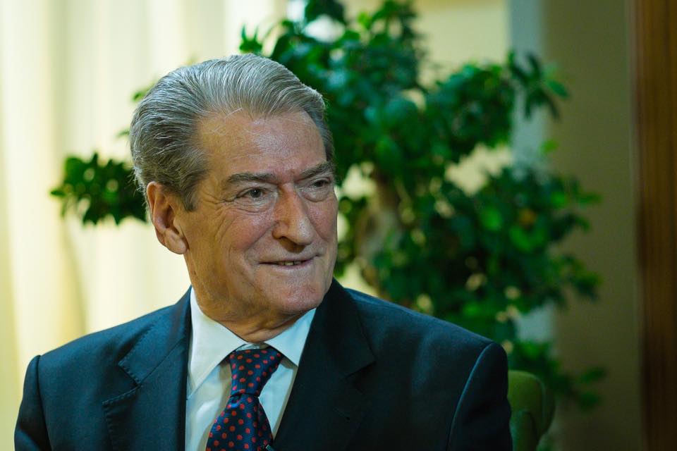 “Çuni i xhait të deputetit socialist të Durrësit është arrestuar, po e mbajnë të fshehur çështjen”