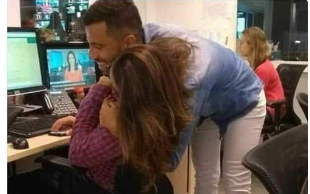 Fotografia që krijoi dyshime! Kush është burri?