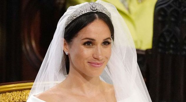 Meghan mrekullisht e thjeshtë, u grimua vetë për dasmën e saj!